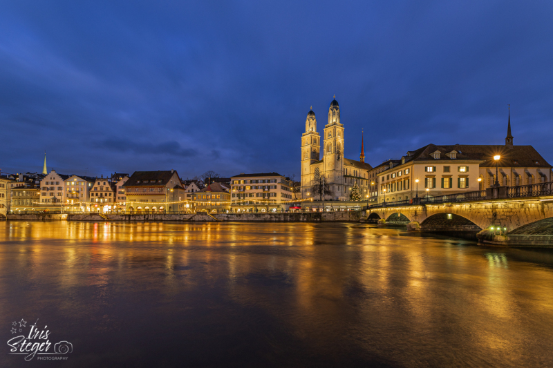 Münsterbrücke, Blick aufs Grossmünster