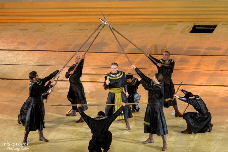 Ensemble "Aida" mit Armin Kahl als Zoser