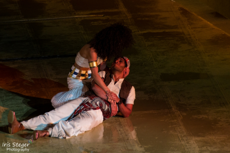 Manuel Lopez als Mereb mit Particia Meeden als Aida